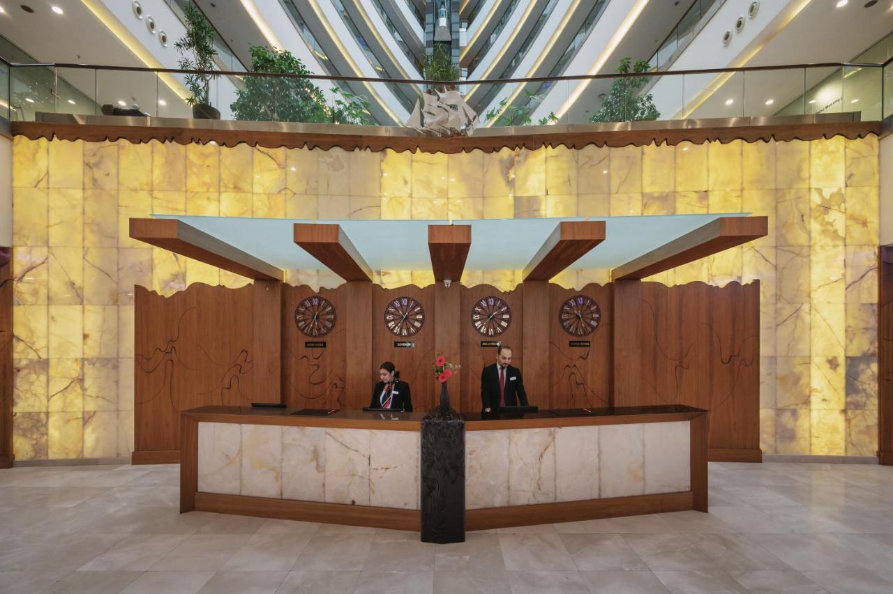 Titanic Hotel & Spa Sulaymaniyah Bagian luar foto The lobby of the hotel