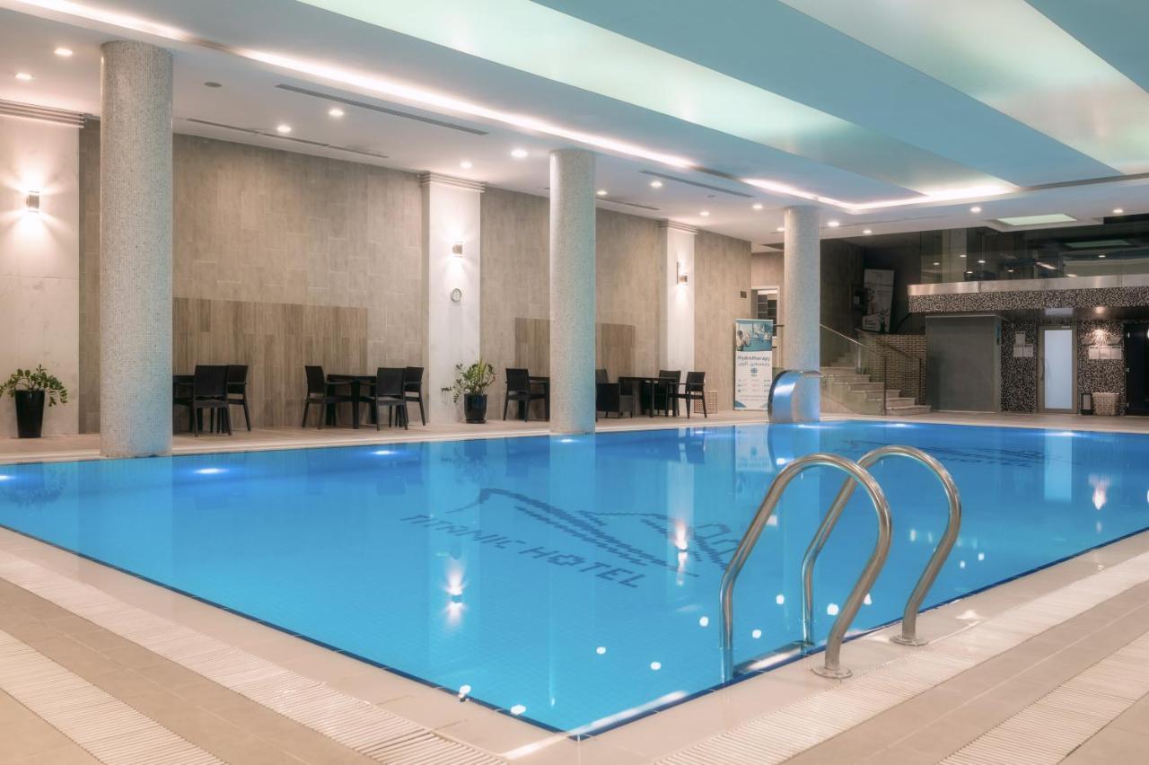 Titanic Hotel & Spa Sulaymaniyah Bagian luar foto Swimming pool